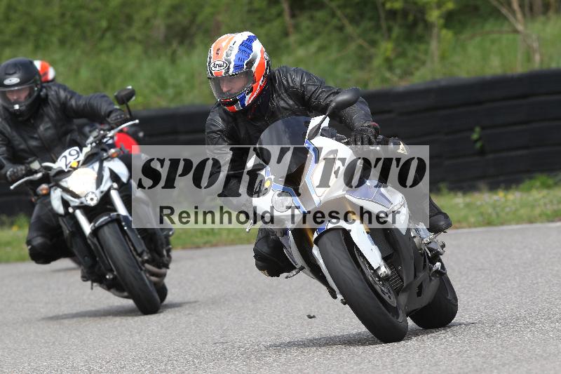 Archiv-2025/10 23.04.2025 Cornu Master School ADR/rot-rouge/49